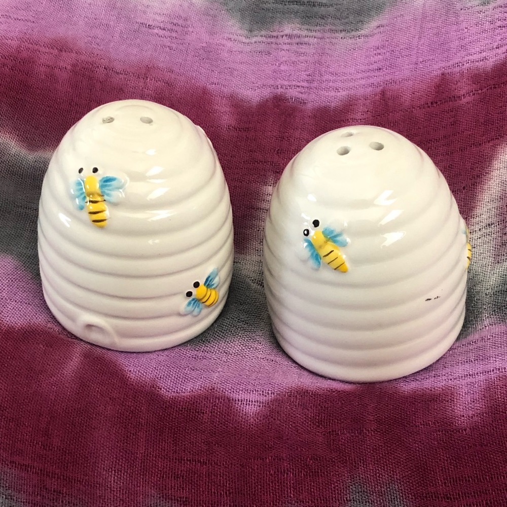 Salt & Pepper Shakers